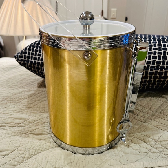 D6-RARE Vintage 1980's Gold & Silver ice bucket with Barware Utensils - Picture 3 of 13